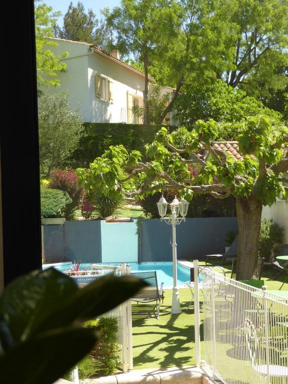 Logis Hôtel La Fenière La Bouilladisse Esterno foto