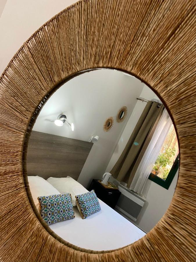 Logis Hôtel La Fenière La Bouilladisse Esterno foto