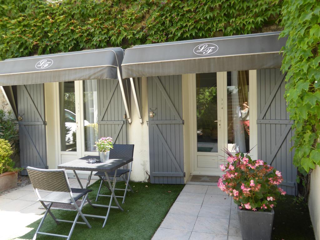 Logis Hôtel La Fenière La Bouilladisse Esterno foto